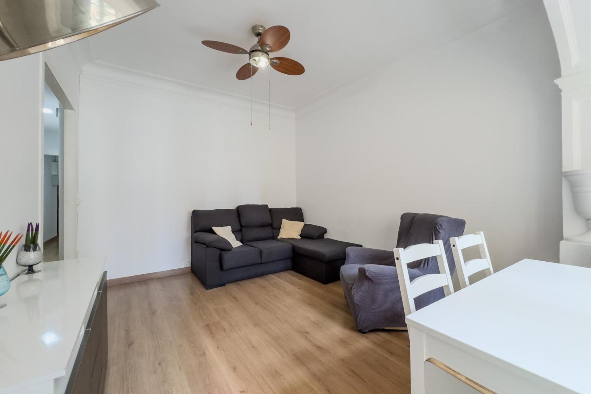 Bed&Bcn Mas Apartments L'Hospitalet de Llobregat Bagian luar foto
