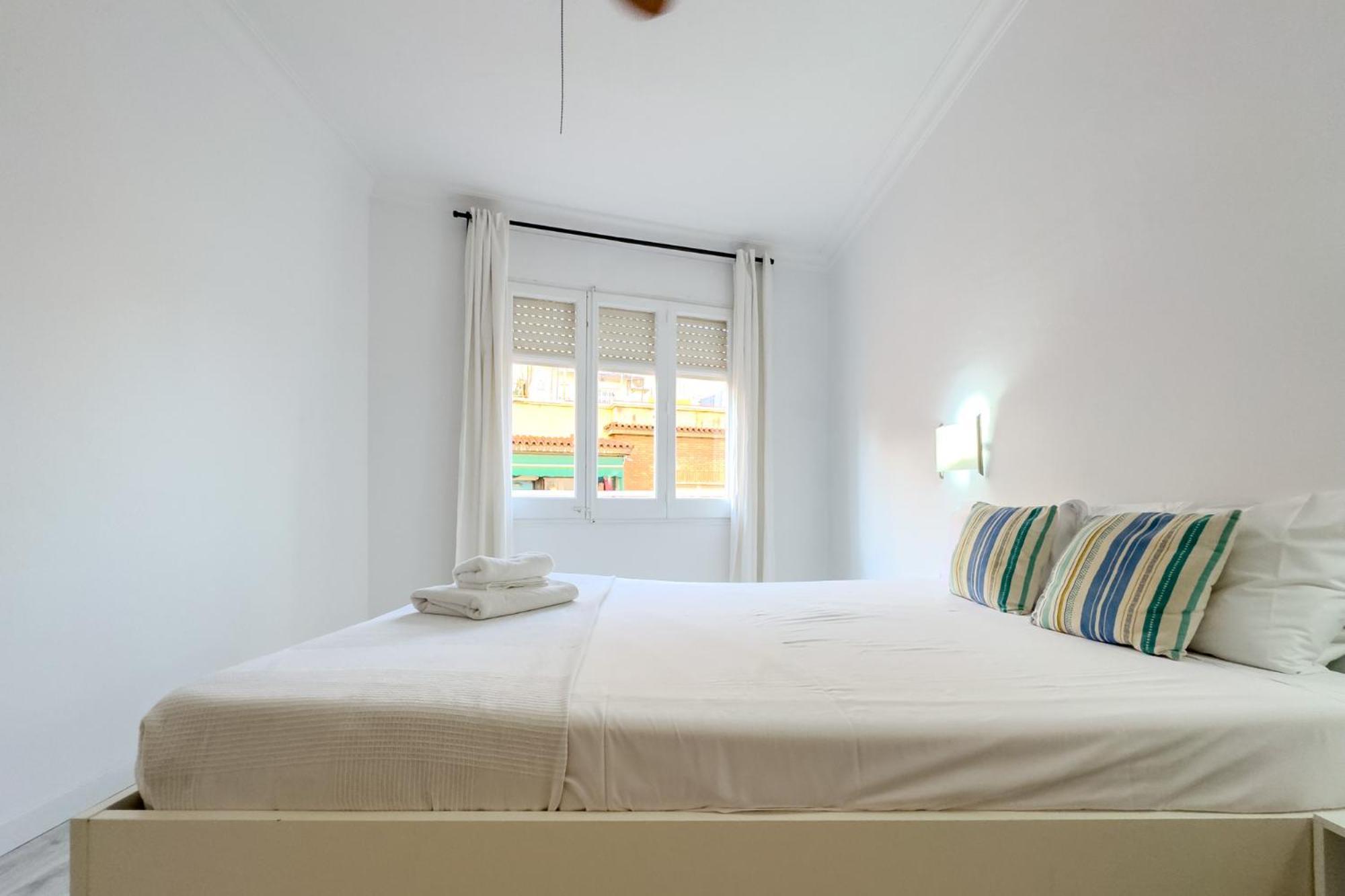 Bed&Bcn Mas Apartments L'Hospitalet de Llobregat Bagian luar foto